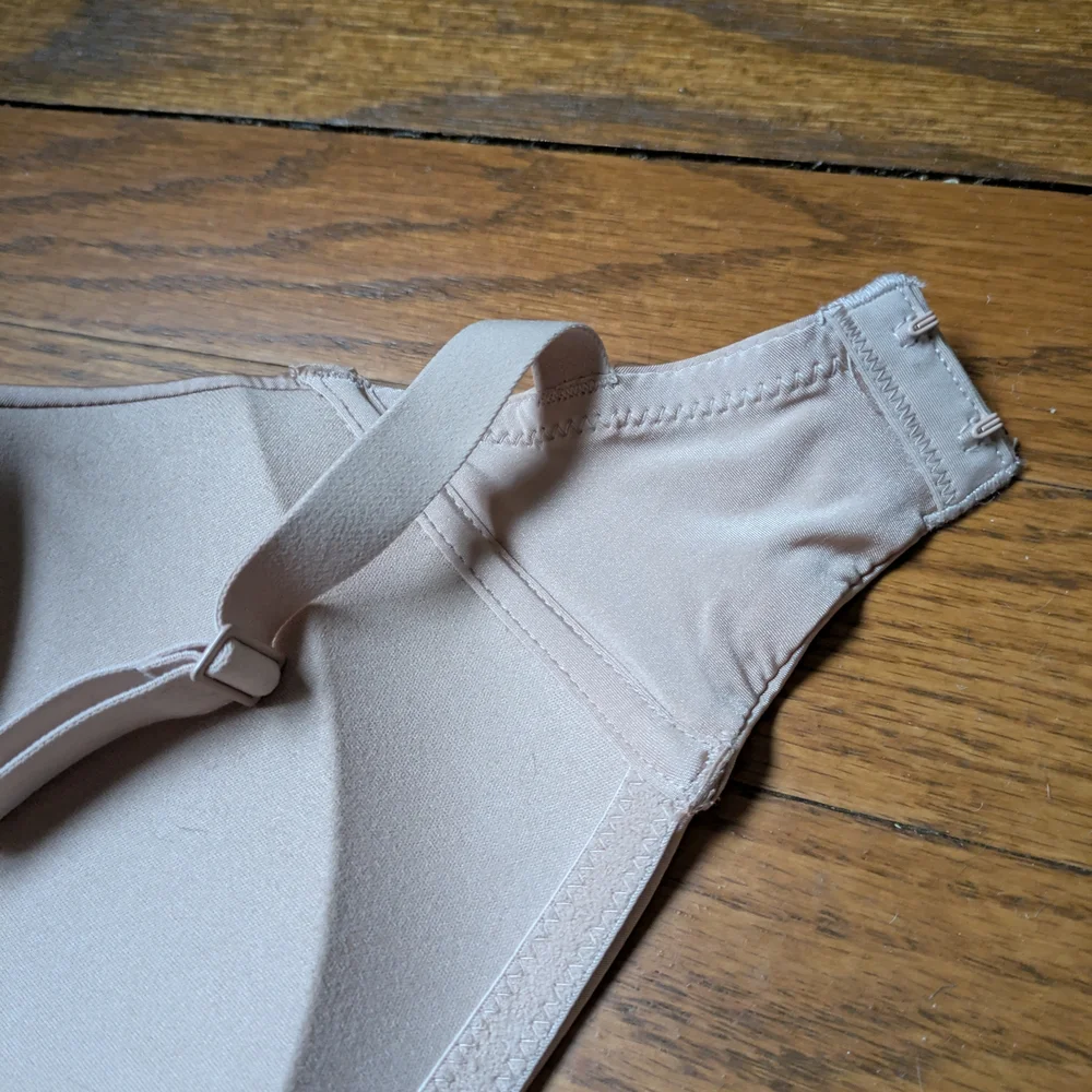 SKIMS Soft Beige Bra 32H - Picture 7 of 8